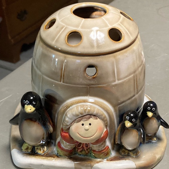 Yankee Candle Penguin Igloo wax Warmer
